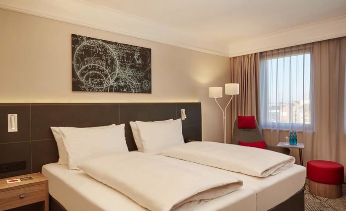 H4 Hotel Hannover Messe.Doppelzimmer.hotels/beb8d1726835d96e847a4d54f403e0dd5286a912/room/h4-hotel-hannover-messe-doppelzimmer-75651.jpg