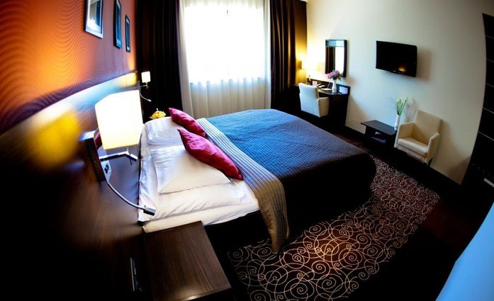Airport Hotel Stacio.Doppelzimmer.hotels/c4f56c7a4da1ac3b5383e83322edef25614a814f/room/airport-hotel-stacio-doppelzimmer-57677.jpg