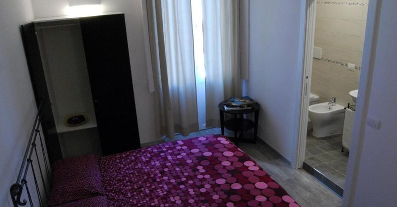 Guest House Zefiro, Florence - Room Reservation Online On HotelFriend