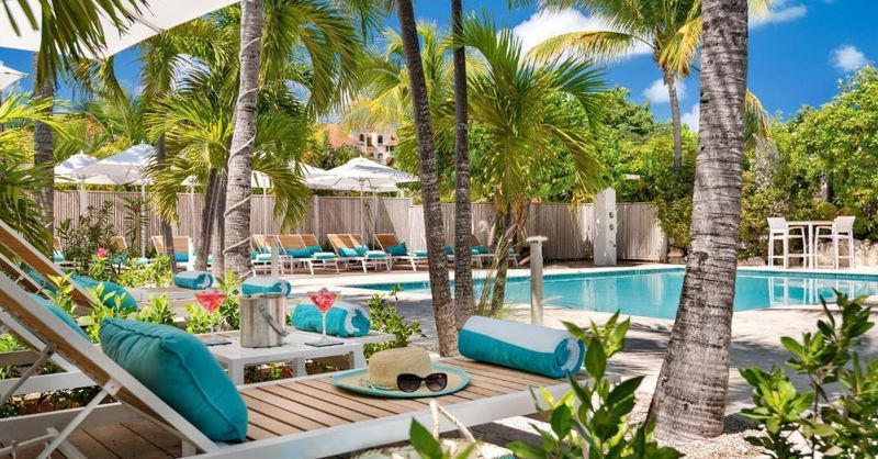 The Oasis At Grace Bay In Providenciales: Photos And Rooms On Hotelfriend