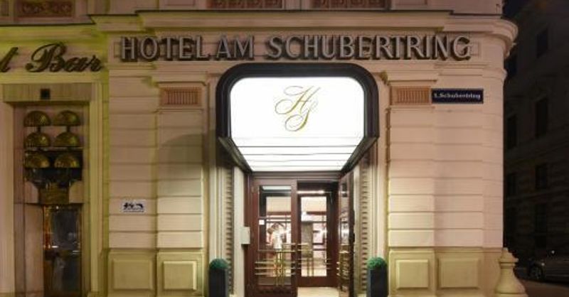 restaurants near hotel am schubertring