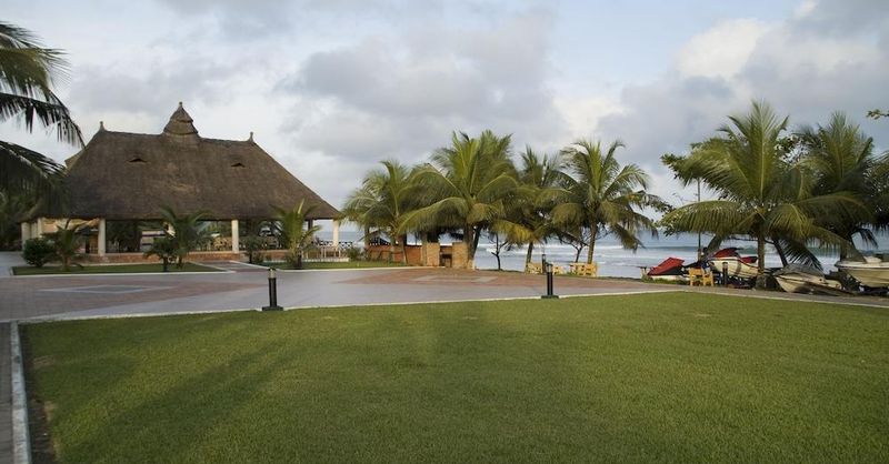 Busua Beach Resort, Agona Ahanta - book the finest hotels on HotelFriend