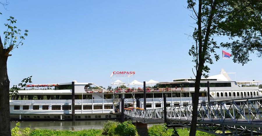 Compass River City Hotel