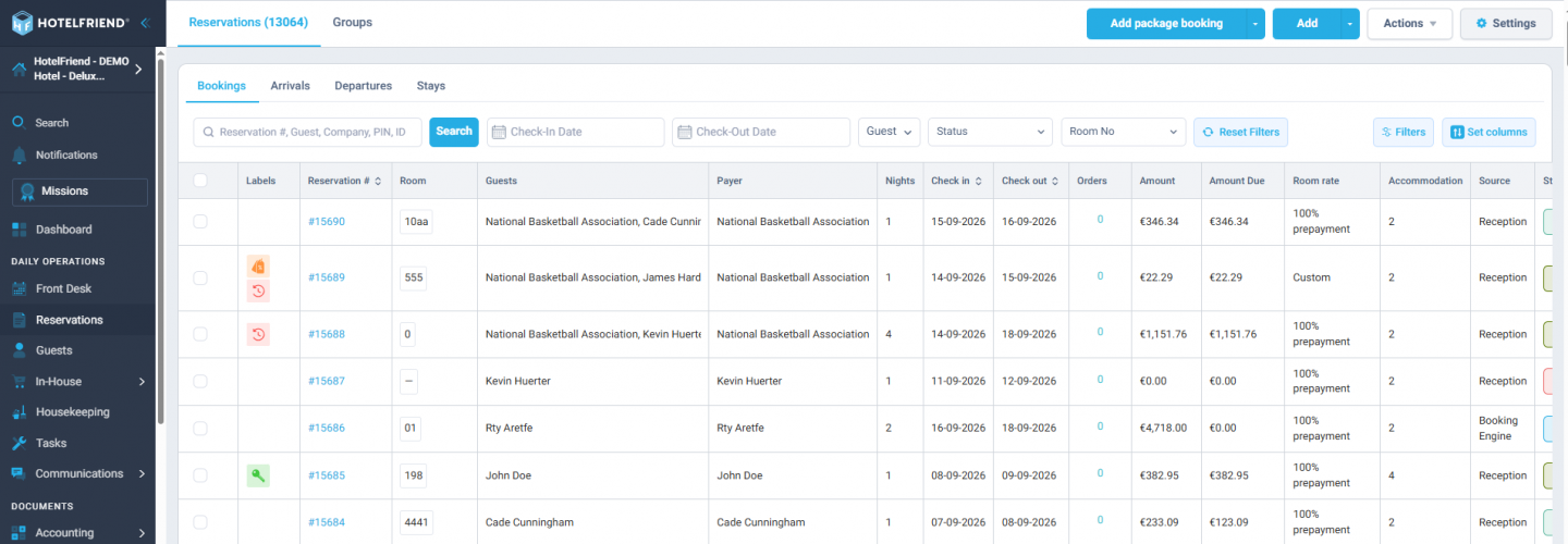 Reservations grid with separate Guests and Payer columns