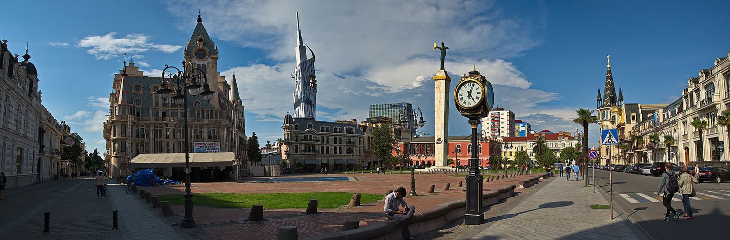 Ali & Nino Statue, Batumi