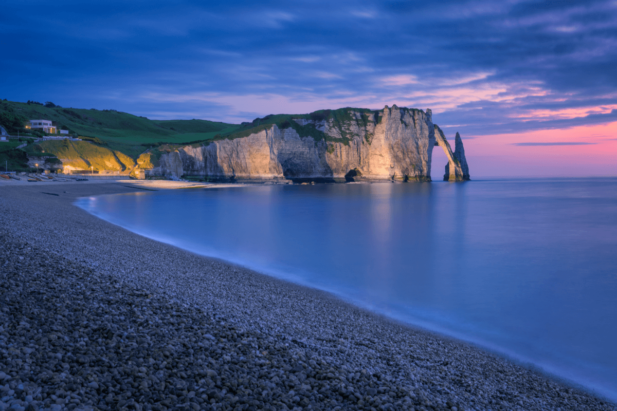 La plage d'Étretat, Normandy, France